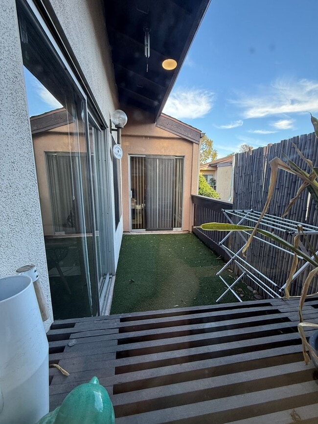 Building Photo - Centrally located Mission Valley 2 bedroom condo