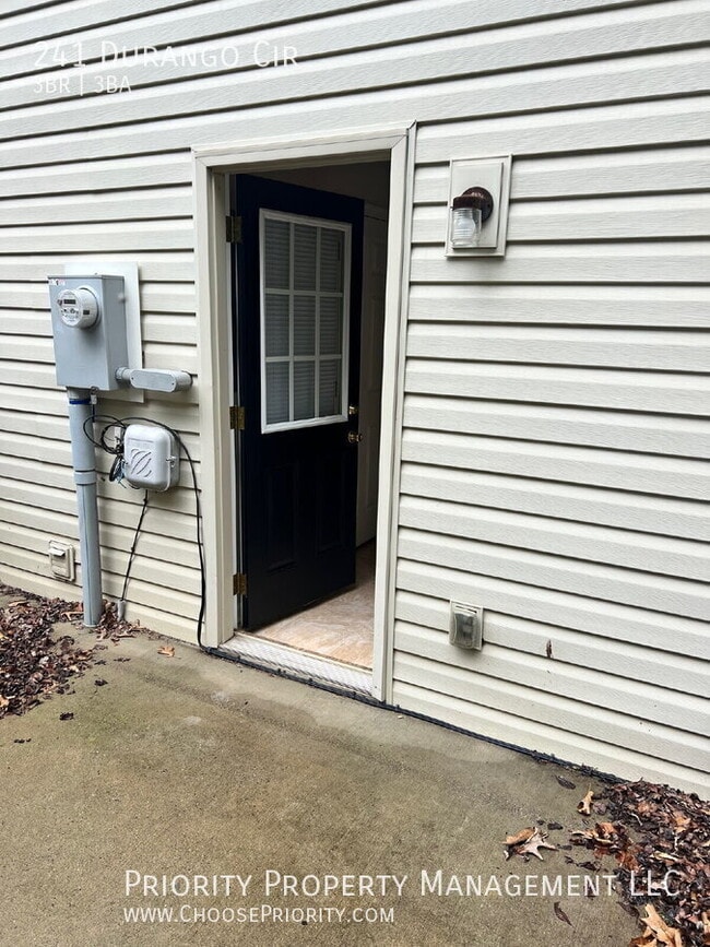 Building Photo - 241 Durango Cir