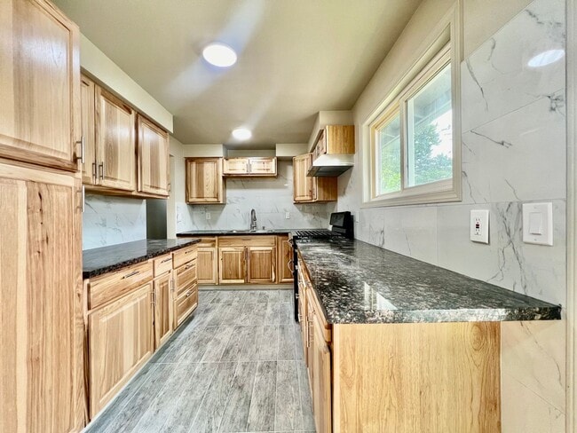 Building Photo - 2020 SE 154th Ave