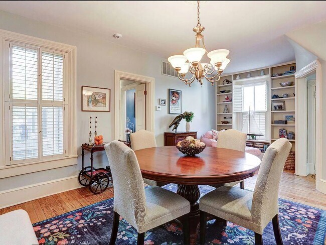 Building Photo - 27 N Hanson St