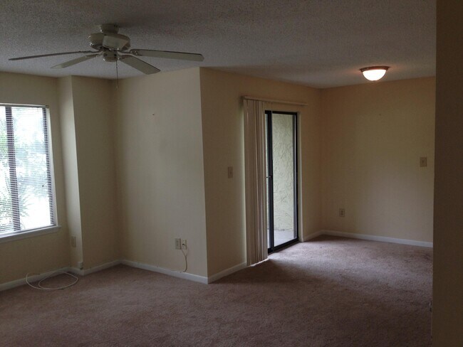 Building Photo - 3595 Sable Palm Ln