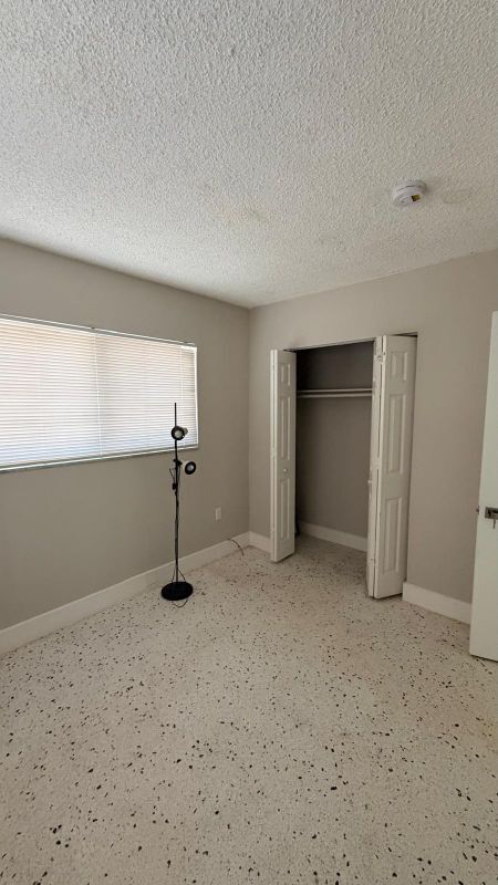 Building Photo - 1250 SW 4th St