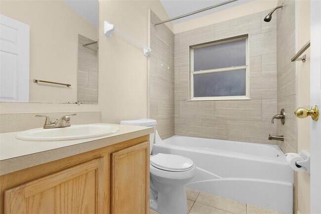 Building Photo - 2546 Crown Ridge Cir