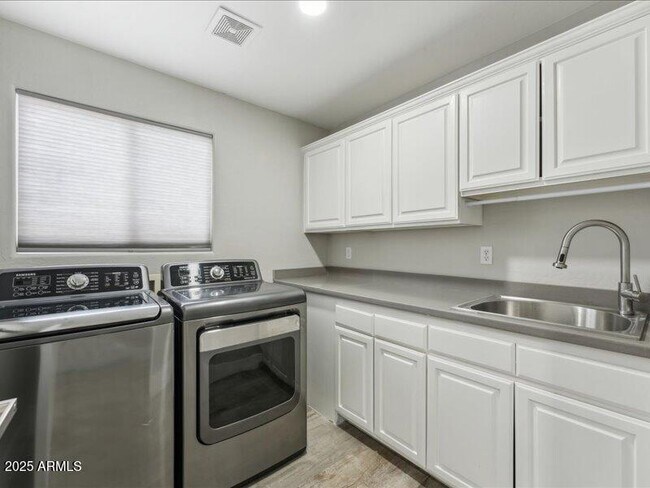 Building Photo - 28873 N 111th Pl