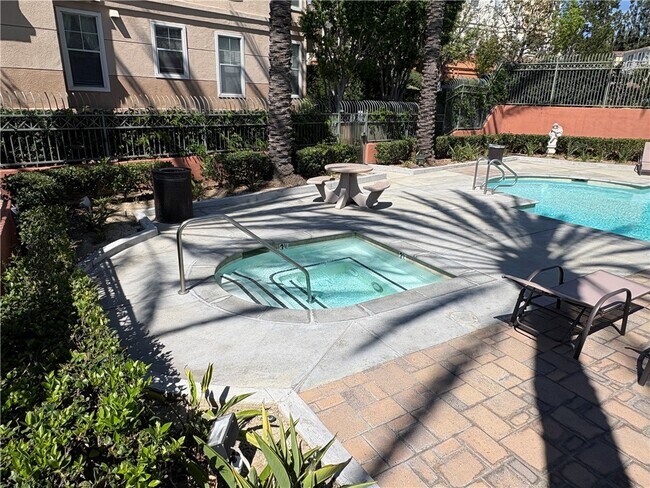 Building Photo - 1028 S Rossano Way