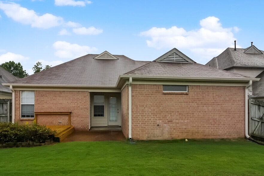 Building Photo - 9996 Houston Birch Dr