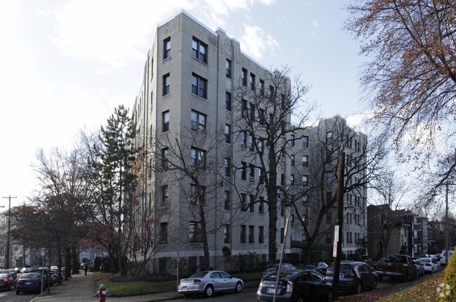 Building Photo - Highwood