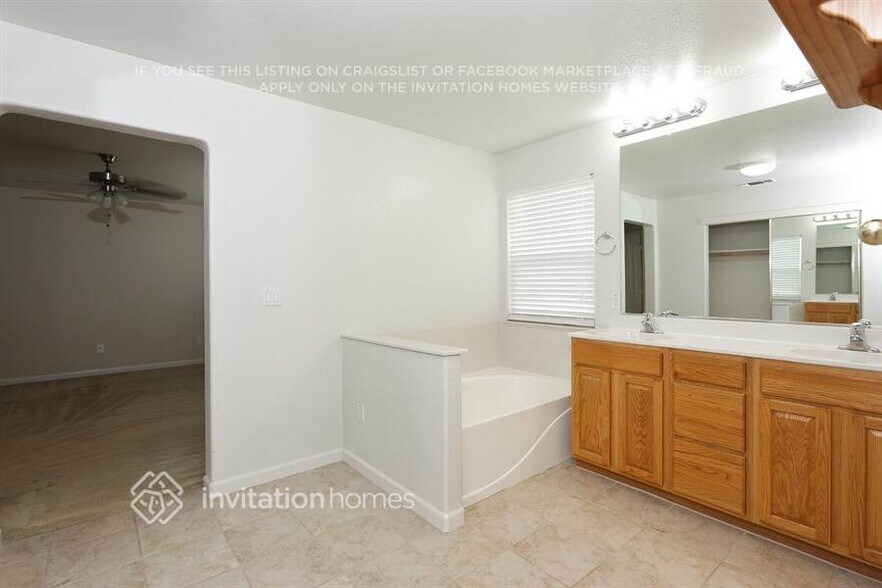 Building Photo - 1655 Vandenberg Cir