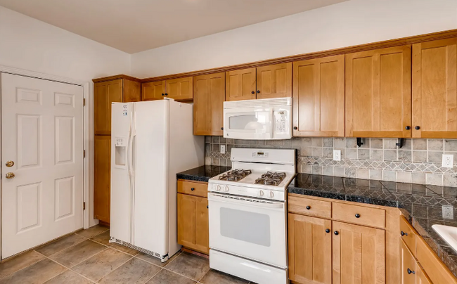 Building Photo - 6821 Sunset Cir
