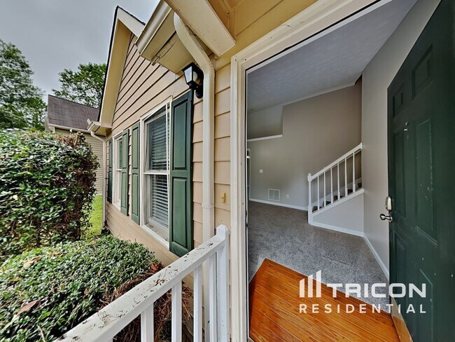 Building Photo - 146 Aztec Way SE