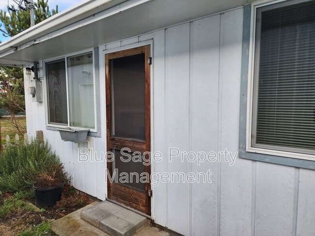 Building Photo - 500 S 3rd Pl