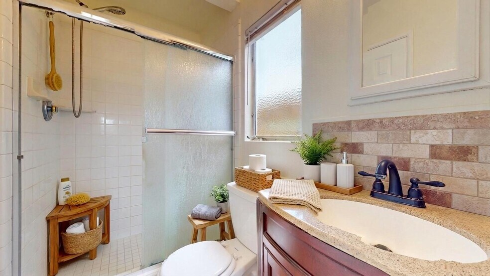 Building Photo - 18138 S Dalton Ave