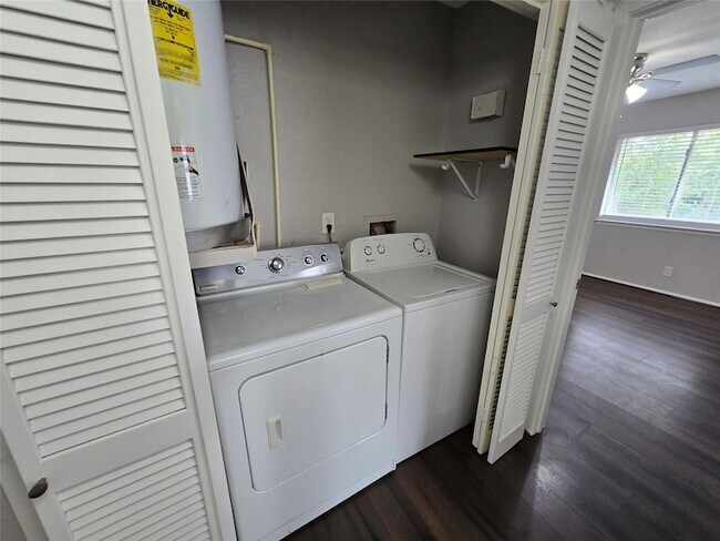 Building Photo - 5628 Birchmont Dr