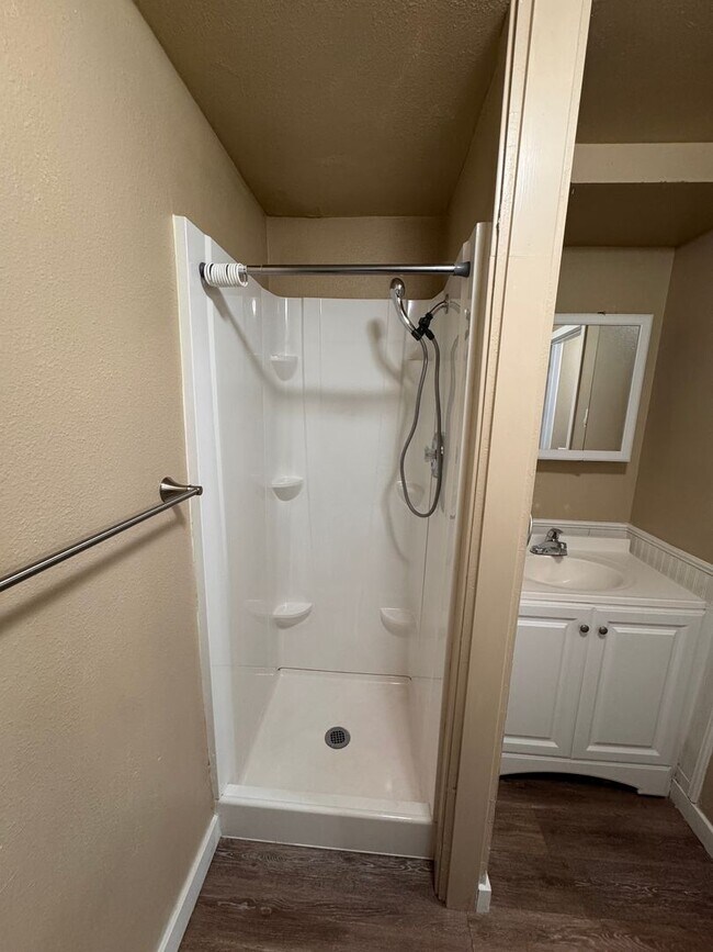 Building Photo - HANGMAN VALLEY 4 BEDROOM HOME