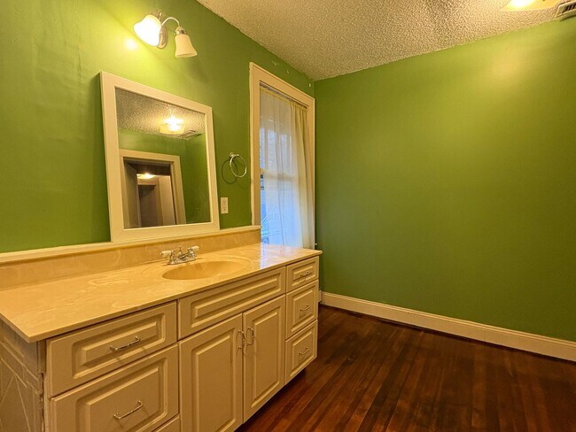 Building Photo - 173 Leesville Rd