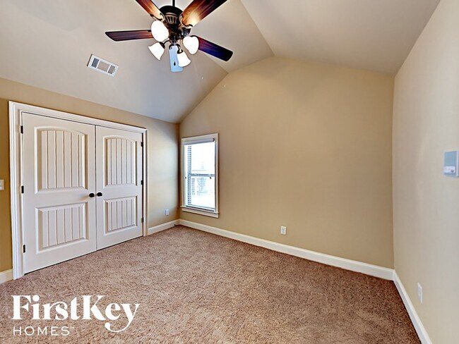 Building Photo - 810 Golden Isles Dr