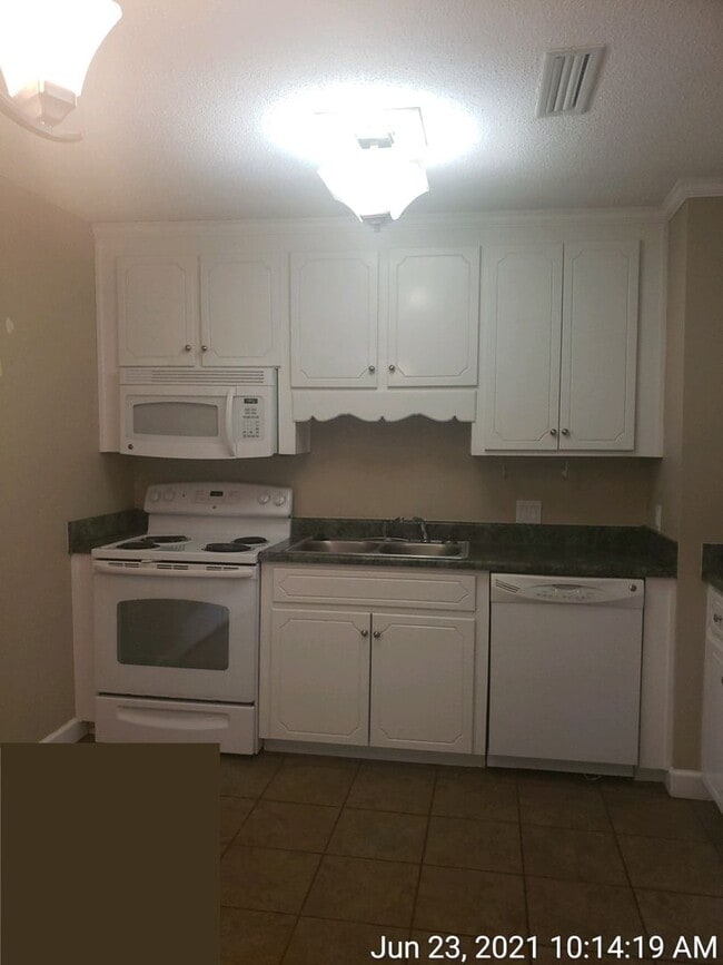 Building Photo - 203 Glenwood Ln