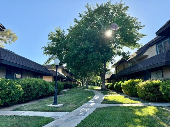 Building Photo - 6151 Meadow Vista Ln