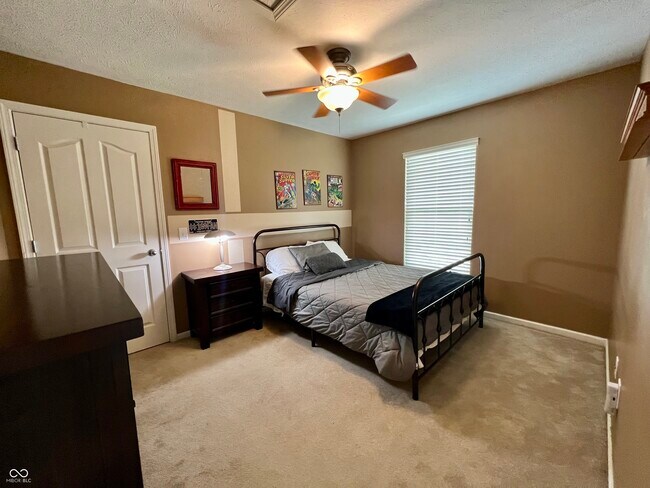 Building Photo - 14131 Stallion Ct
