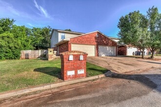 Building Photo - White Oak Canyon Road 10616/10618