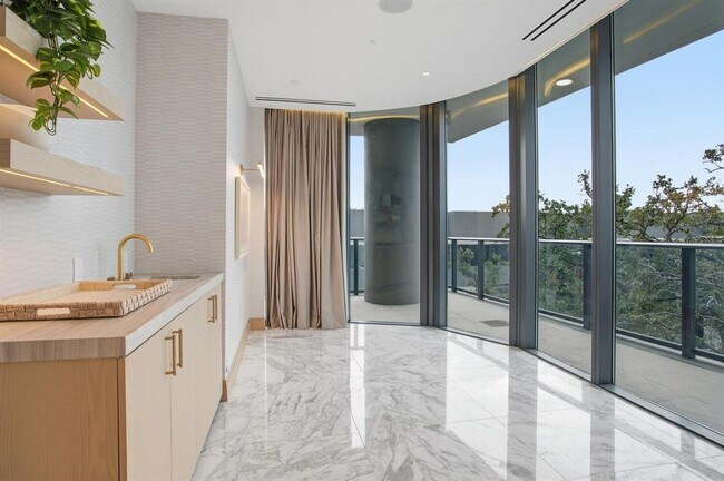 Building Photo - 3015 S Ysabella Ave