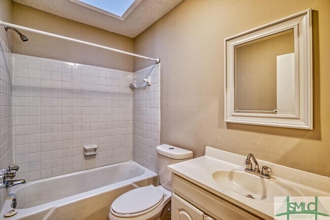 Building Photo - 11105 Largo Dr