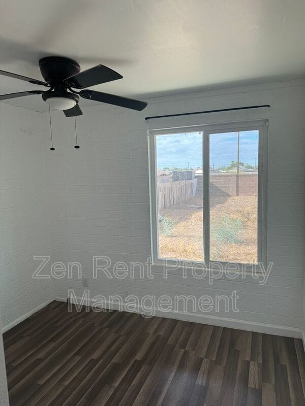 Building Photo - 940 N Sonora St