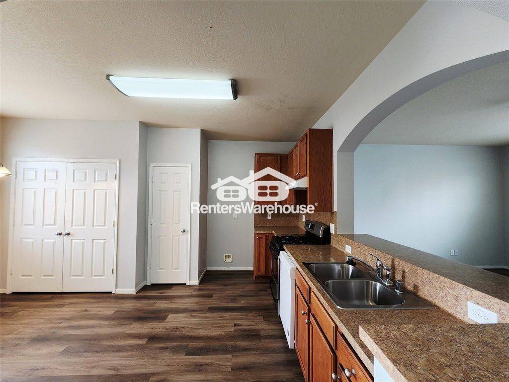 Building Photo - 4075 Mossy Spring Ln