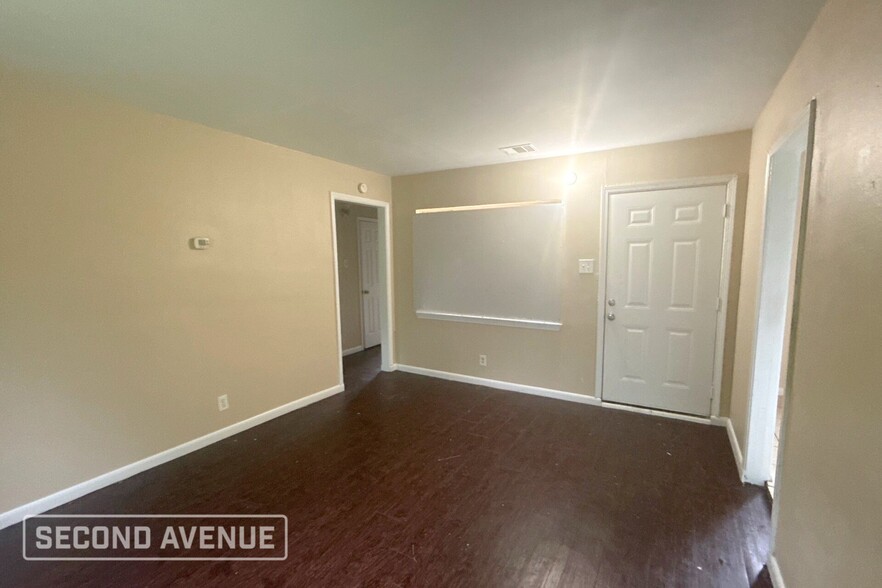 Building Photo - 9117 Oak Knoll Ln
