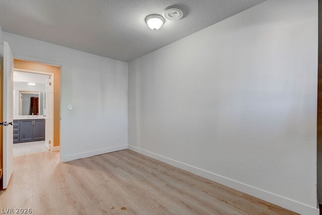 Building Photo - 1489 Santa Anita Dr