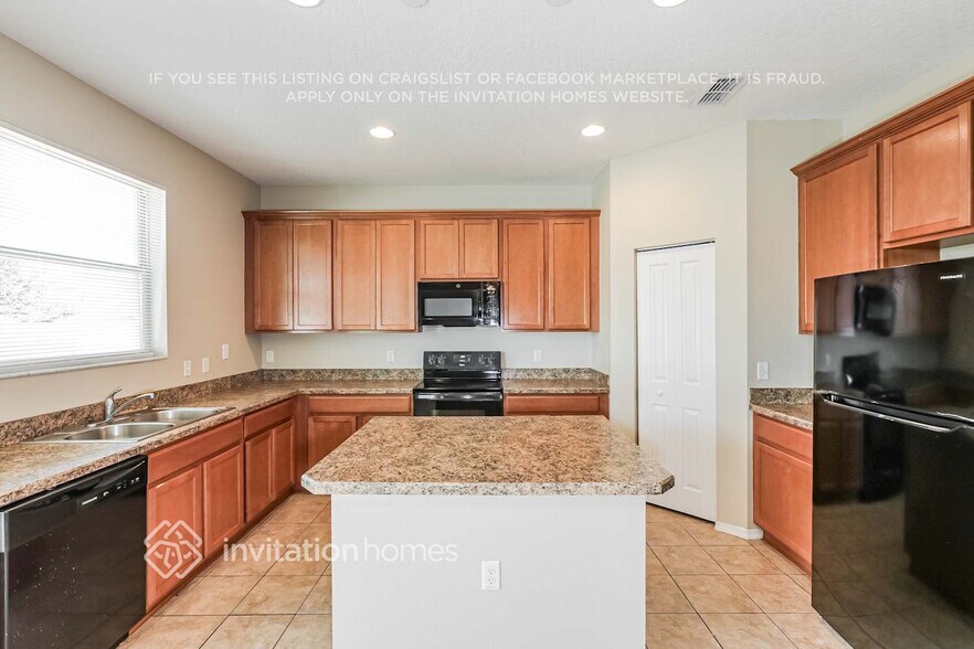 Building Photo - 7625 Tangle Rush Dr
