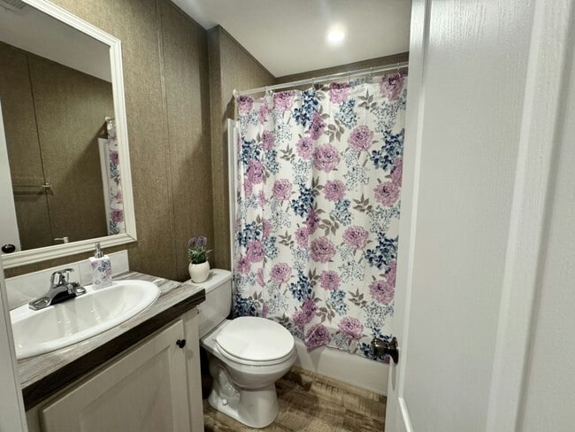 Building Photo - 2323 NW 46th Ct