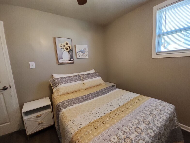 Building Photo - 1902 Grant St