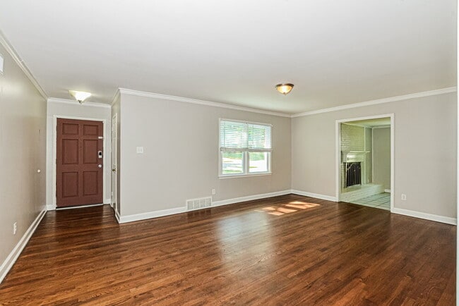 Building Photo - 1172 Oak Ridge Dr