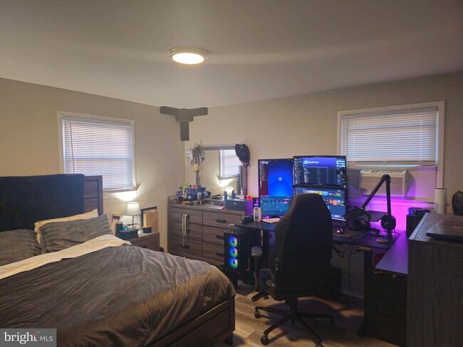 Building Photo - 12 Fairmount Dr