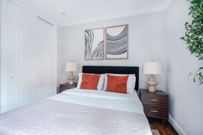 Building Photo - 234 Mott St