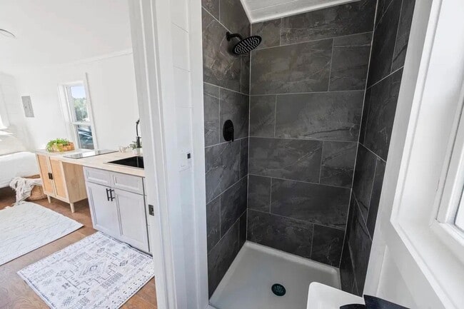 Building Photo - 2015 Union School Rd SW