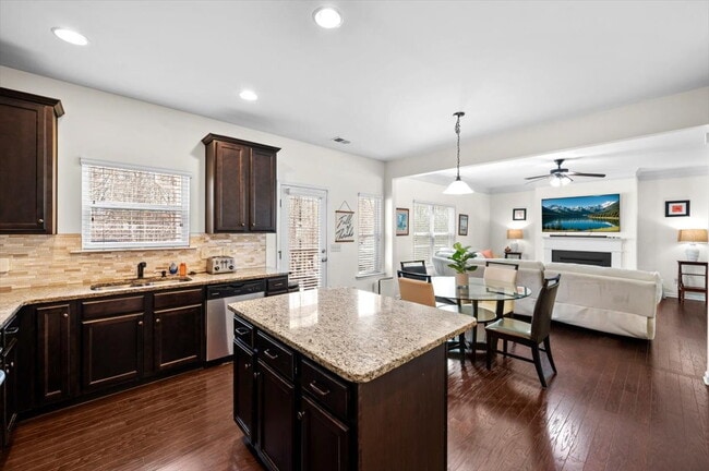 Building Photo - Furnished or Unfurnished spacious two story traditional conveniently located and ready now!