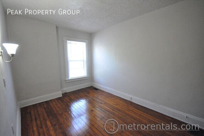 Building Photo - 1502 Summit St