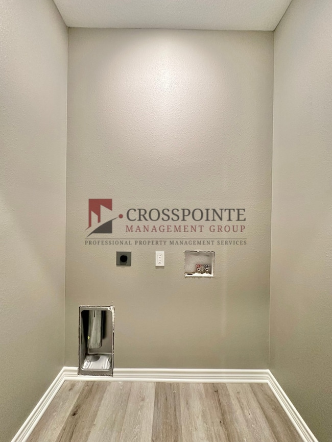 Building Photo - 3 Bedroom 2.5 Bathroom Townhomes at Villa Rosa! Now offering 1/2 OFF FIRST FULL MONTHS RENT!