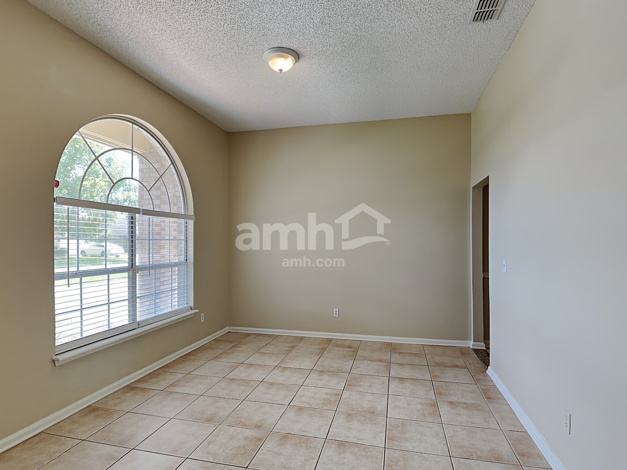 Building Photo - 3154 Fox Squirrel Dr