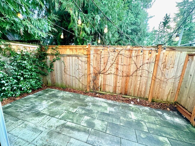 Building Photo - 18322 1st Ave NE