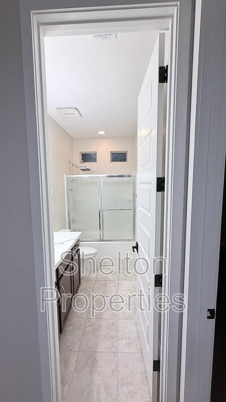 Building Photo - 5229 N 79th Dr
