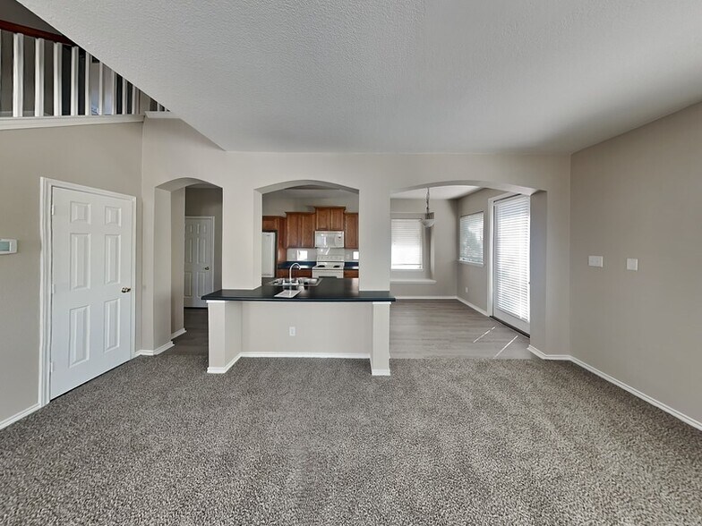 Building Photo - 1250 Nicholas Manor