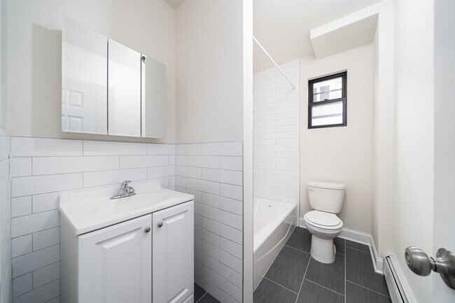 Building Photo - 119 Terrace Ave