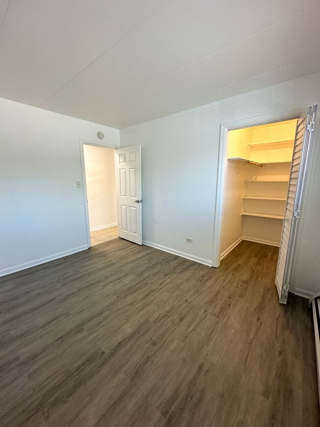 Building Photo - 4544 River Rd