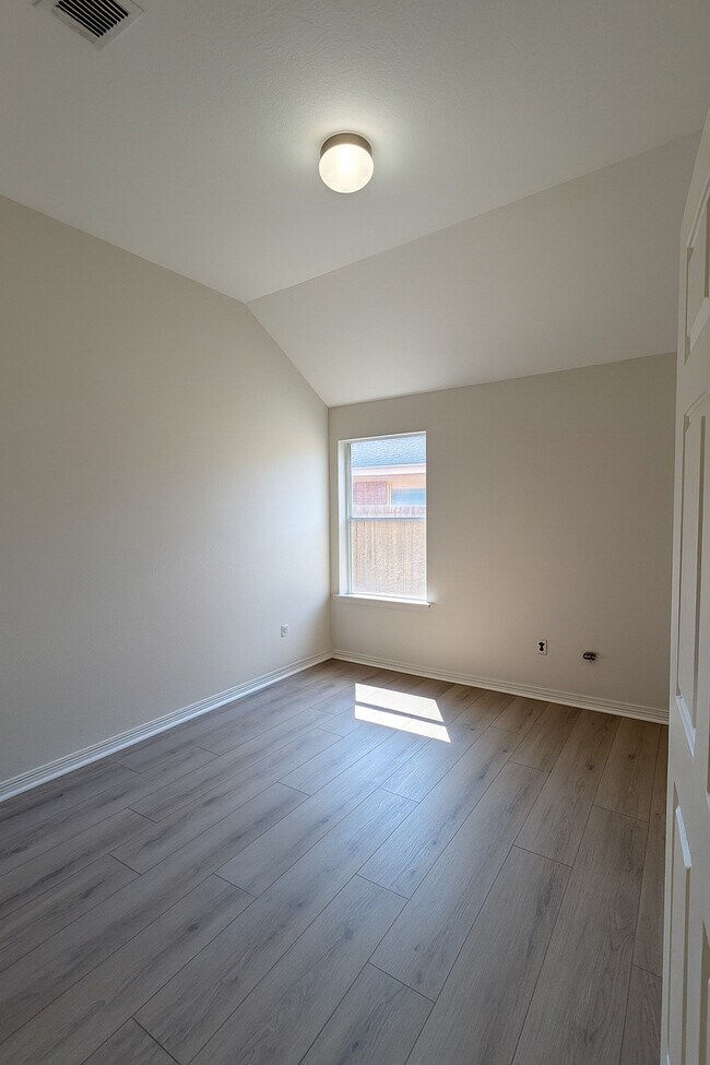 Building Photo - 5110 Misty Village Ct