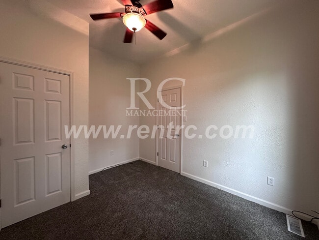 Building Photo - 702 Sandusky-