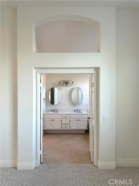 Building Photo - 50 Tavella Pl