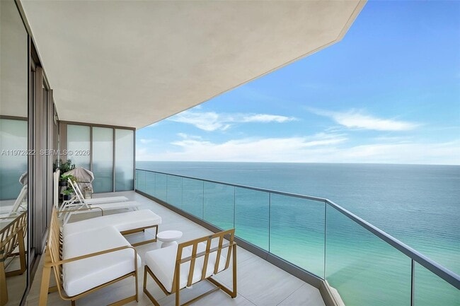 Building Photo - 18975 Collins Ave